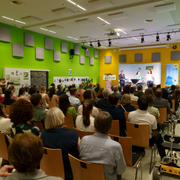 Die Teilnehmerinnen beim Hauptprogramm.